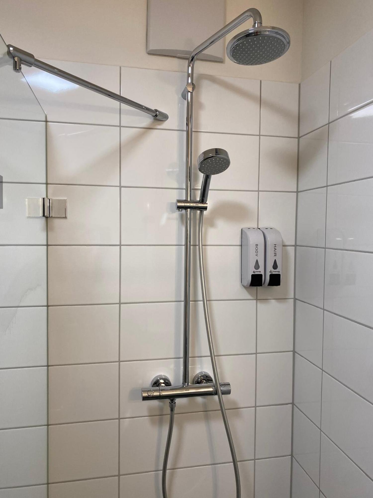 Schoenes 2 Zimmer Apartment Zentral Gelegen Pforzheim Eksteriør billede